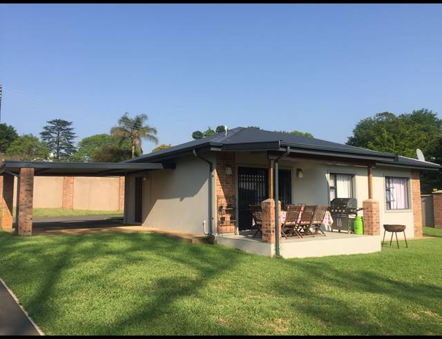 2 BEDROOM TOWNHOUSE FOR SALE IN HILTON CENTRAL